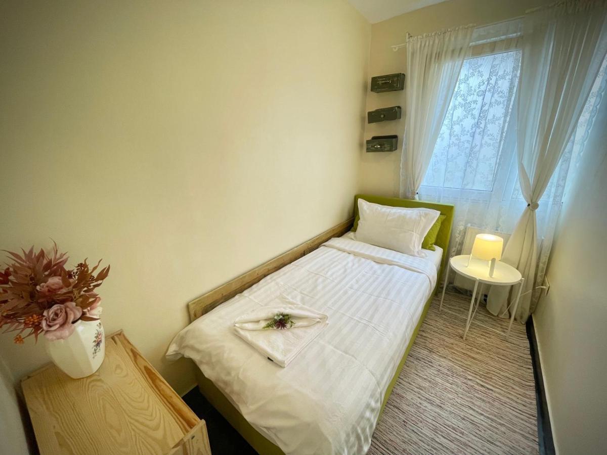 Perfect Place To Stay Self Check In-24H-Netflix-Wifi Reșița Dış mekan fotoğraf